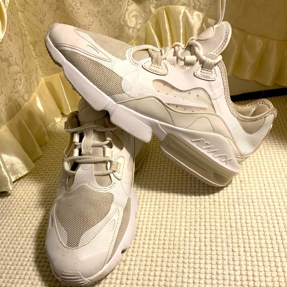 NIKE AIR MAX SNEAKERS